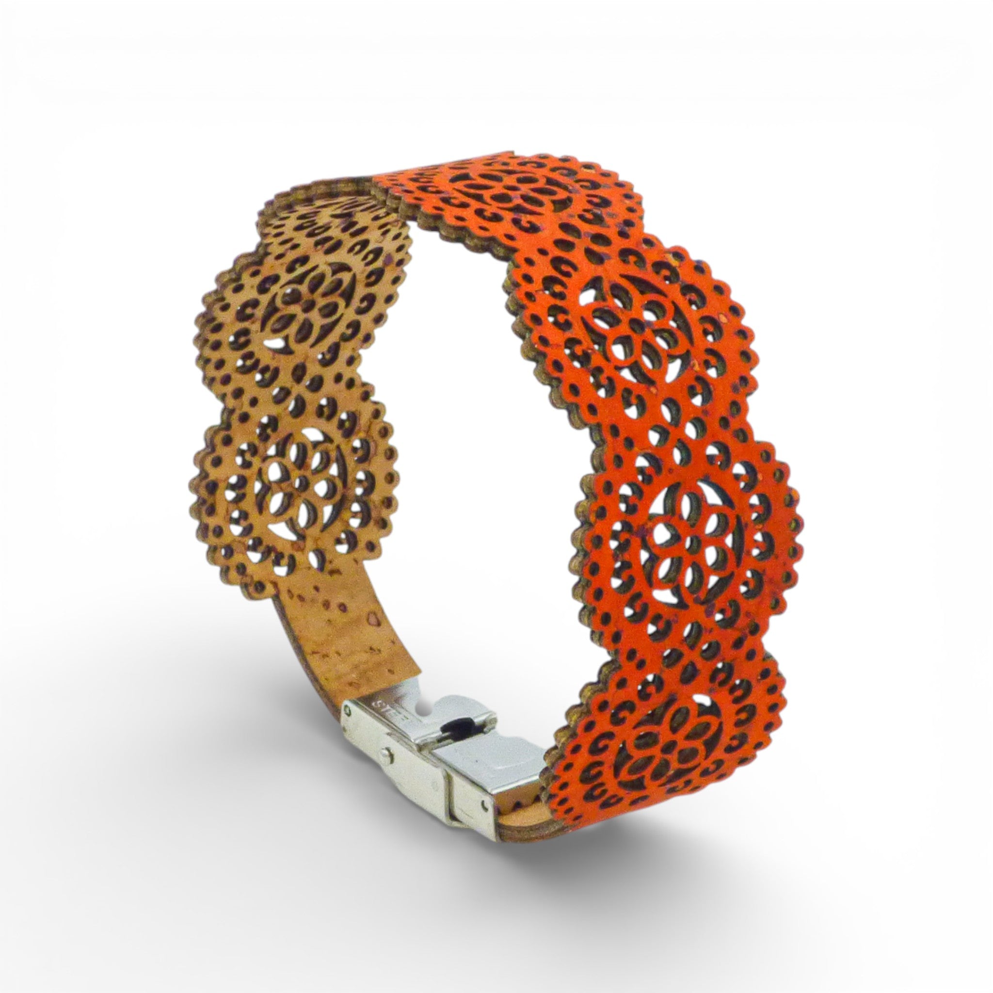 Manchette Rosace en liège orange et tan — Cork Colors, dentelle florale ajourée, artisanat Portugal
