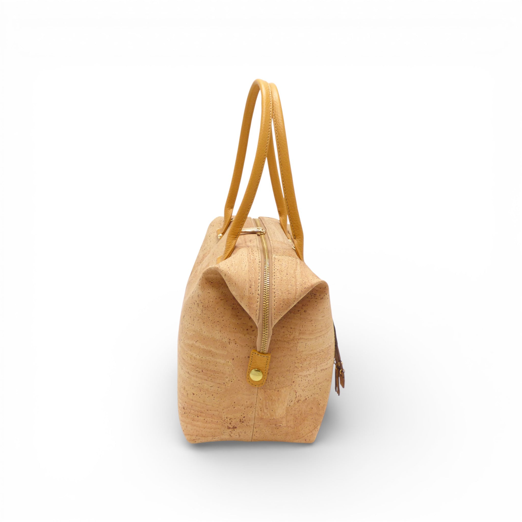 Profil du sac modulable forme boston en liège, zip et rivet dorés — Artipel, Portugal