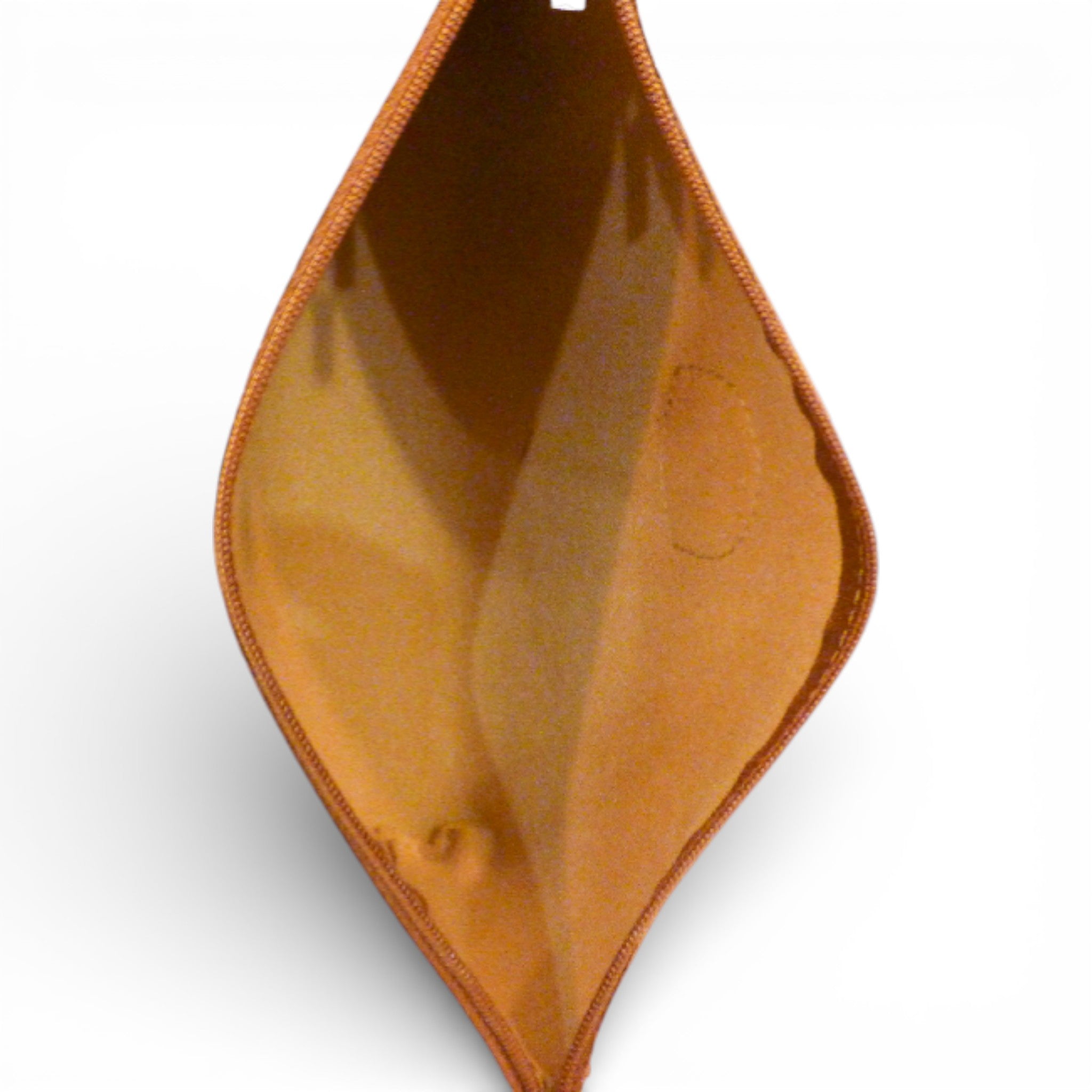 Grande trousse en liège naturel Artipel, vue de profil montrant l'épaisseur.