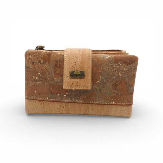 Montado Petit Format portefeuille in brown leather with a compact design and visible stitching details.