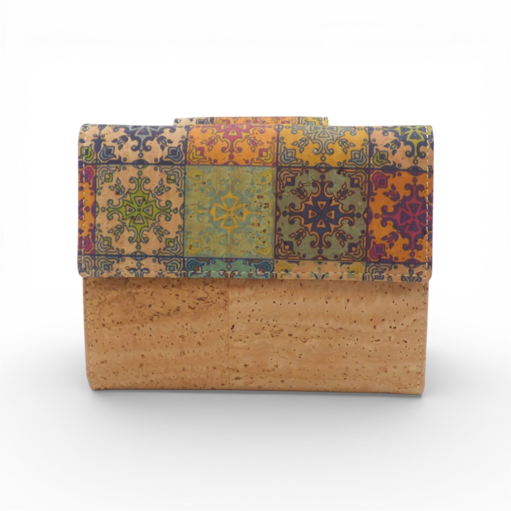 Montado medium wallet for women in elegant design, showcasing multiple card slots and a chic exterior.