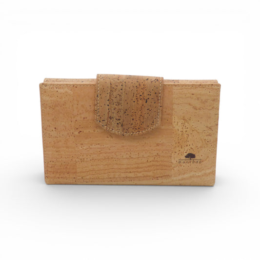 Montado women's large format wallet in elegant design, showcasing multiple compartments and a stylish exterior.