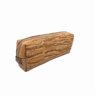 Trousse Architecte Amador Varum en liège bicolore, vue de trois quarts montrant le volume.