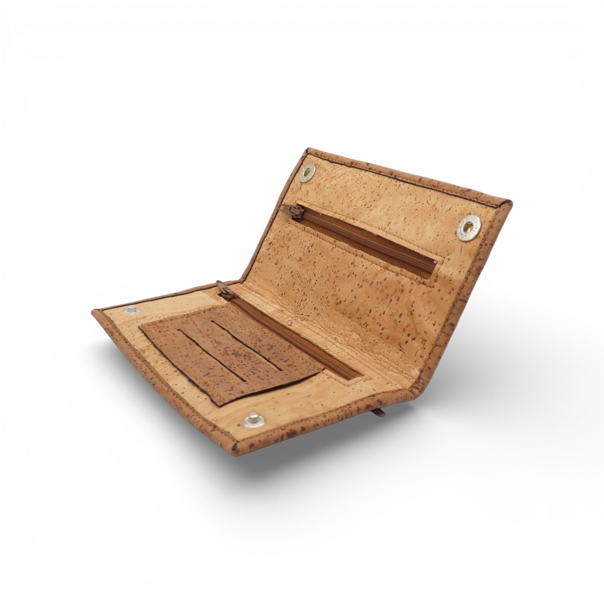 Amador Varum tobacco pouch featuring intricate design and durable material for storing tobacco securely.