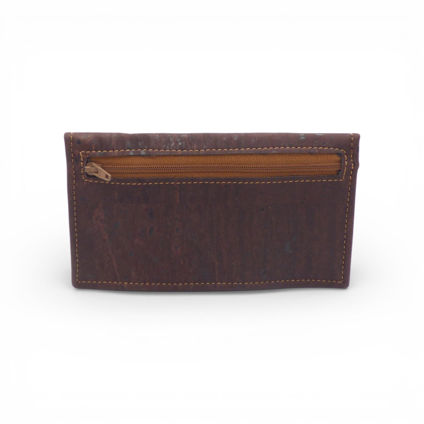 Amador Varum Blague à Tabac featuring a stylish design, showcasing the tobacco pouch in a natural setting.