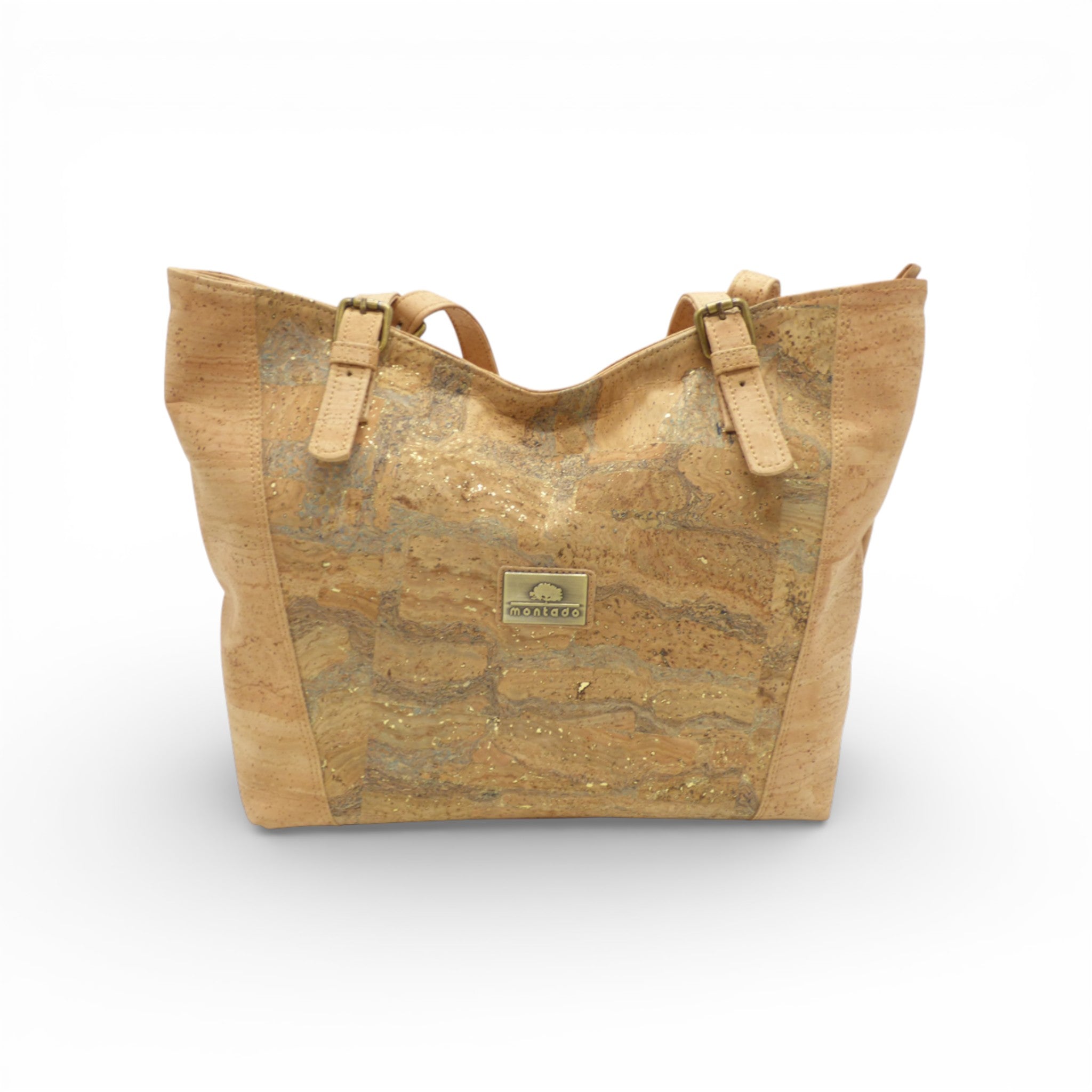 Sac épaule en liège "Élégance Structurée" de Montado, avec une texture unique et un design chic, posé sur un fond neutre.