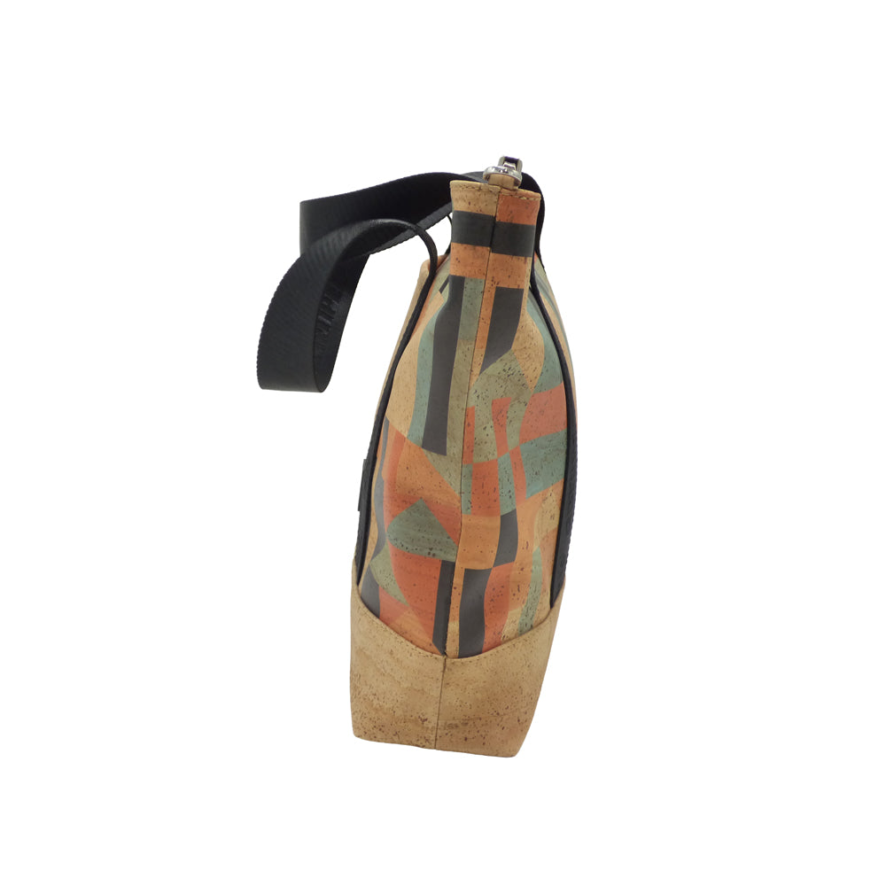 Sac à main en liège de la marque Artipel, affichant un design moderne et une texture naturelle.