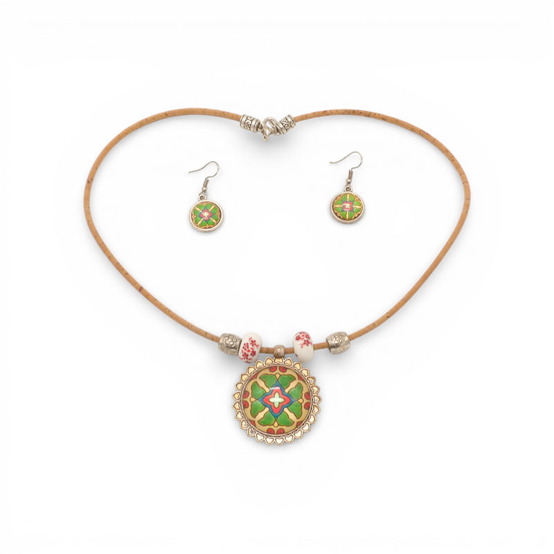 Parure azulejo vert : collier rond et boucles assorties en liège — Cork Colors, Portugal
