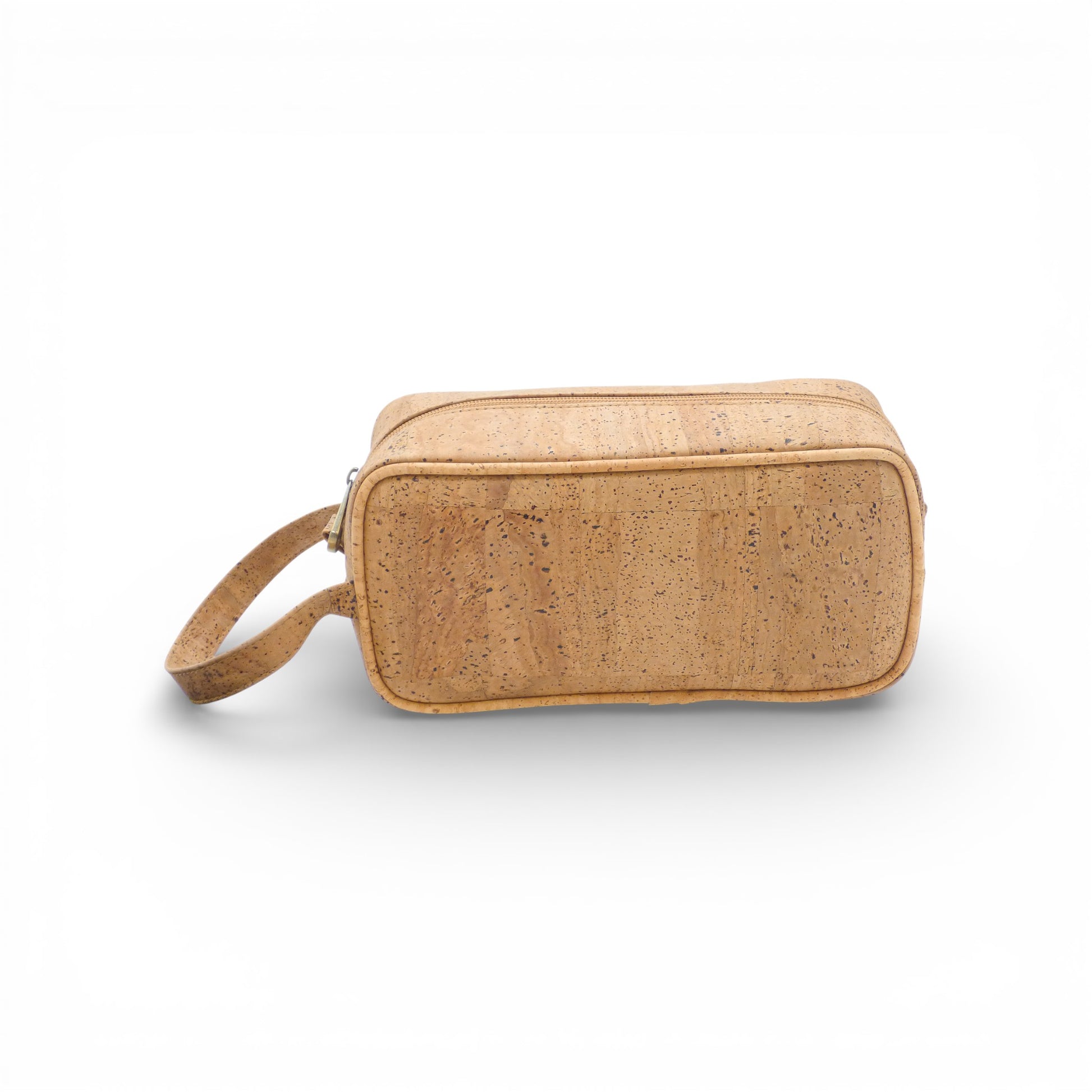 Trousse de Toilette "Voyageur" en Liège, Montado, montrant une texture naturelle et un design compact pour les voyages.