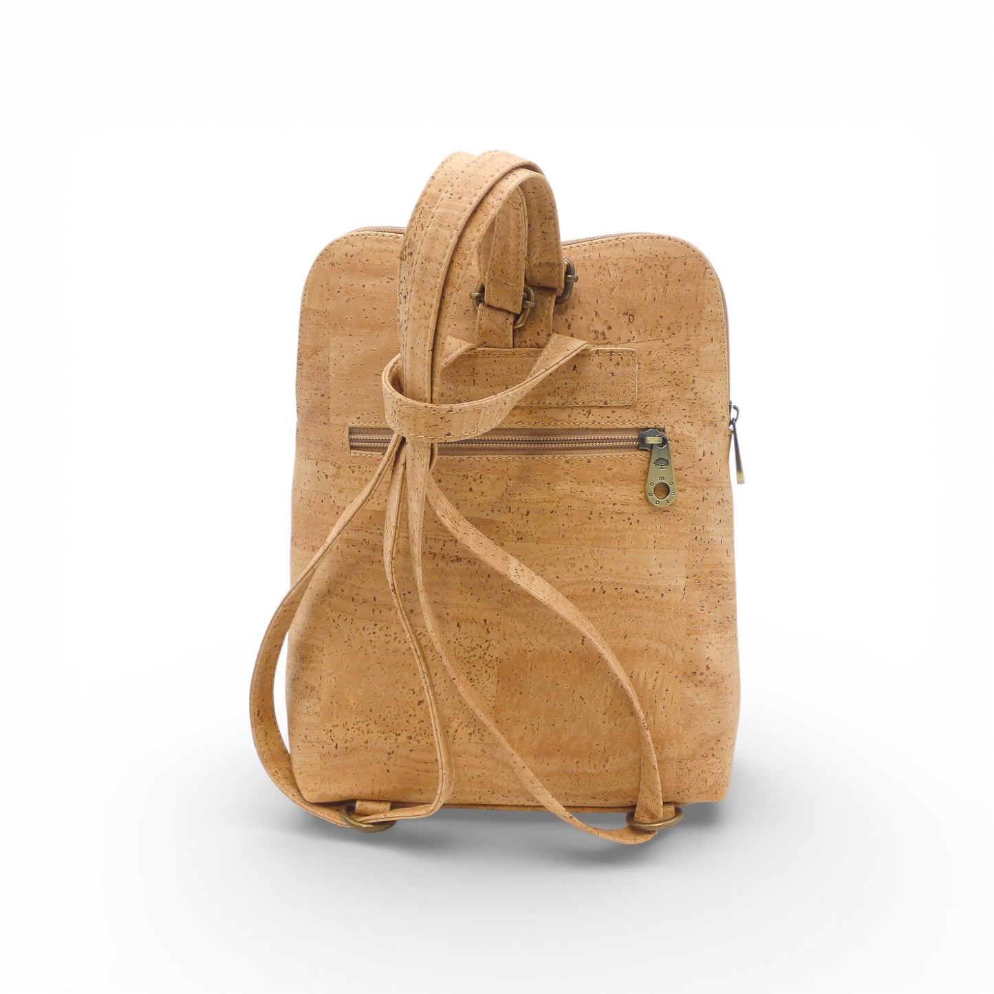 Sac à dos compact en liège Montado, vue de face avec poches et bretelles ajustables, coloris naturel.