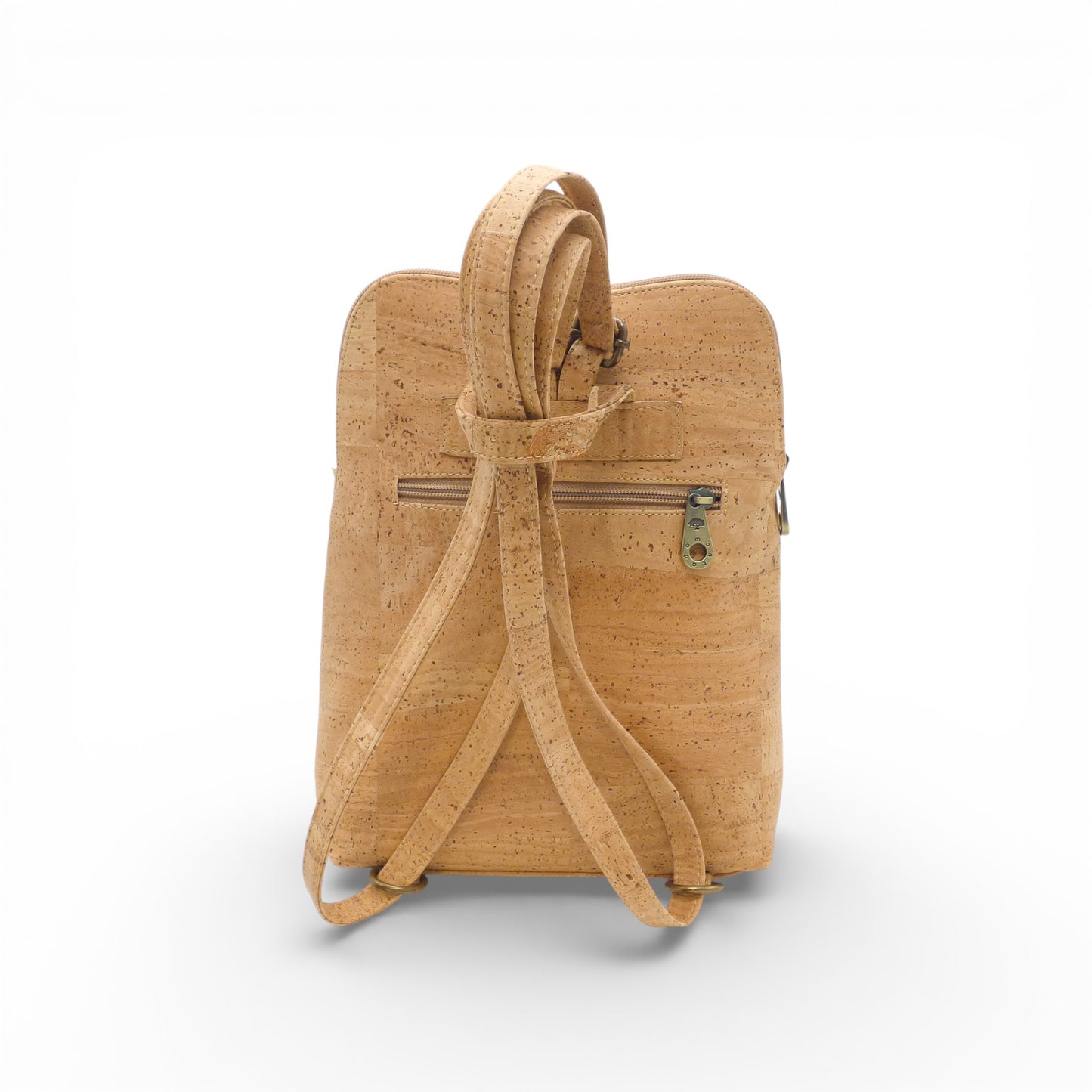 Sac à dos compact en liège Montado, avec design élégant et poches pratiques, sur fond neutre.