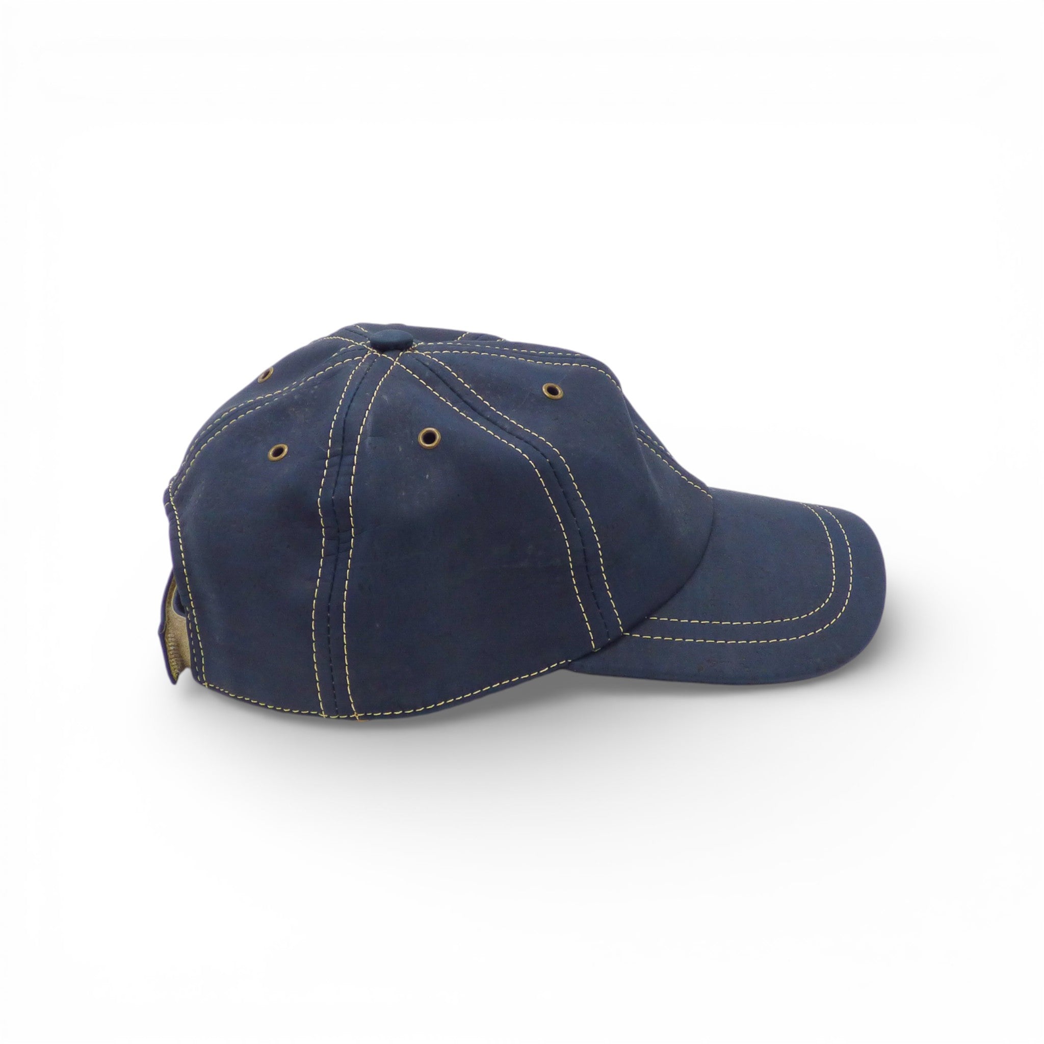 Casquette en liège beige de style baseball, marque Amador Varum, vue de face sur fond neutre.