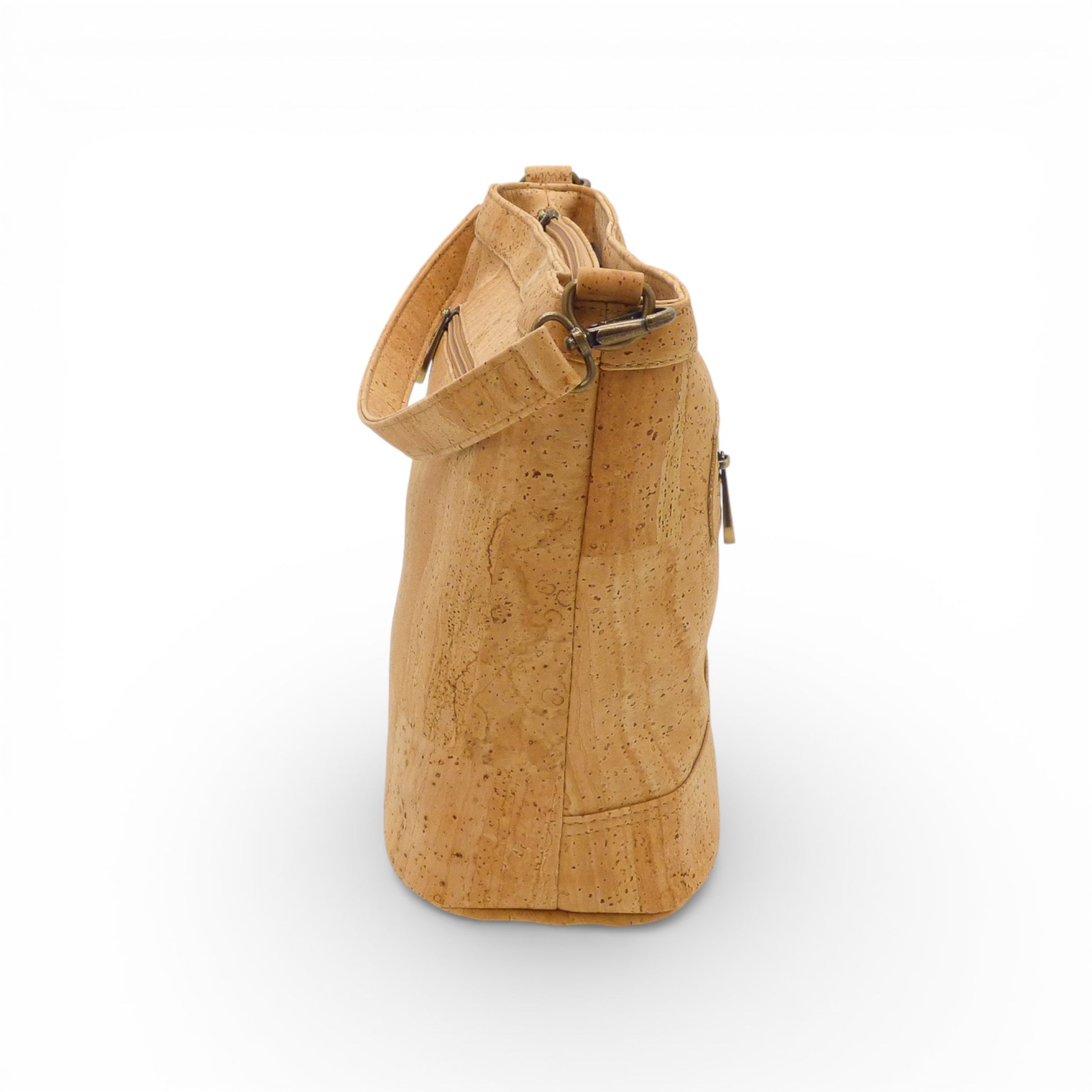 Sac bandoulière "Organiseur" en liège Montado, élégant avec compartiments pratiques et texture naturelle.