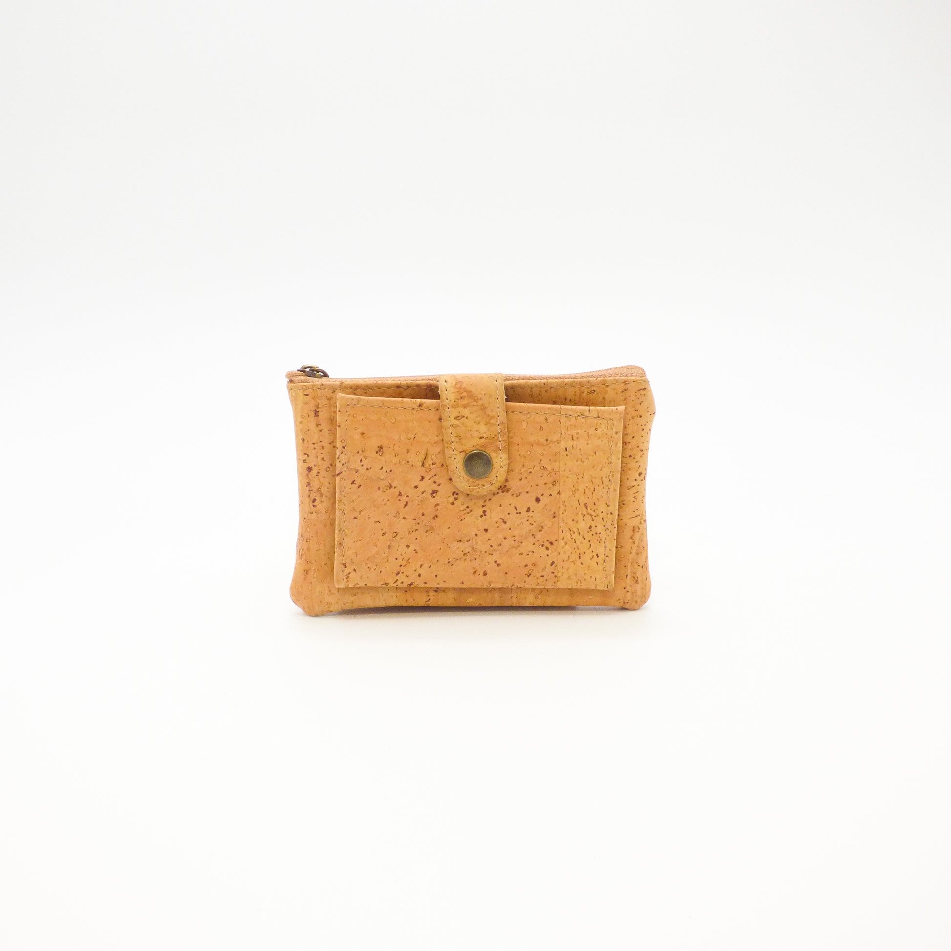 Petit porte-monnaie en liège Amador Varum avec compartiments pour cartes, affichant une texture naturelle et élégante.