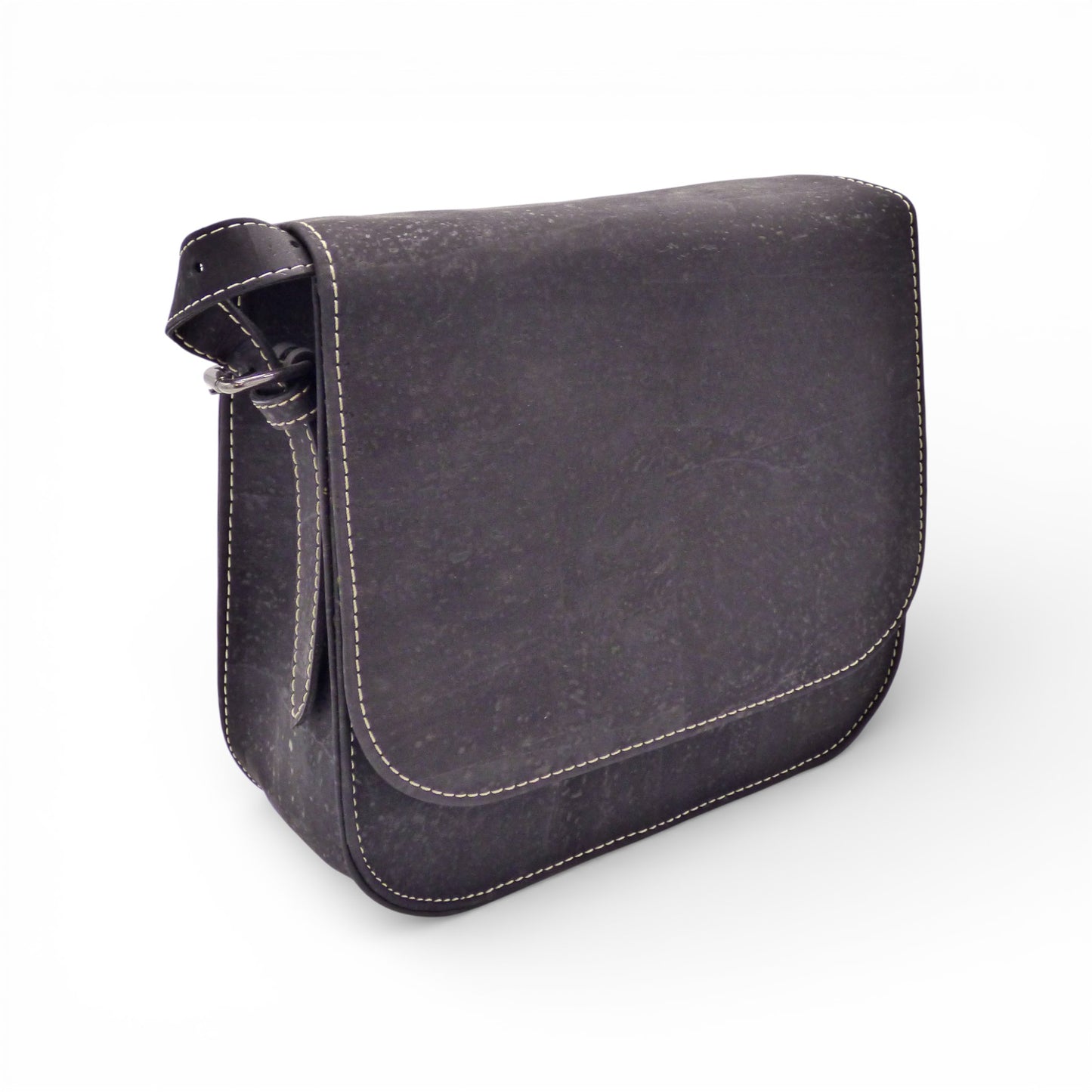 Sac bandoulière en liège noir Marla Pais avec poche arrière zippée, style chic et fabrication artisanale portugaise.