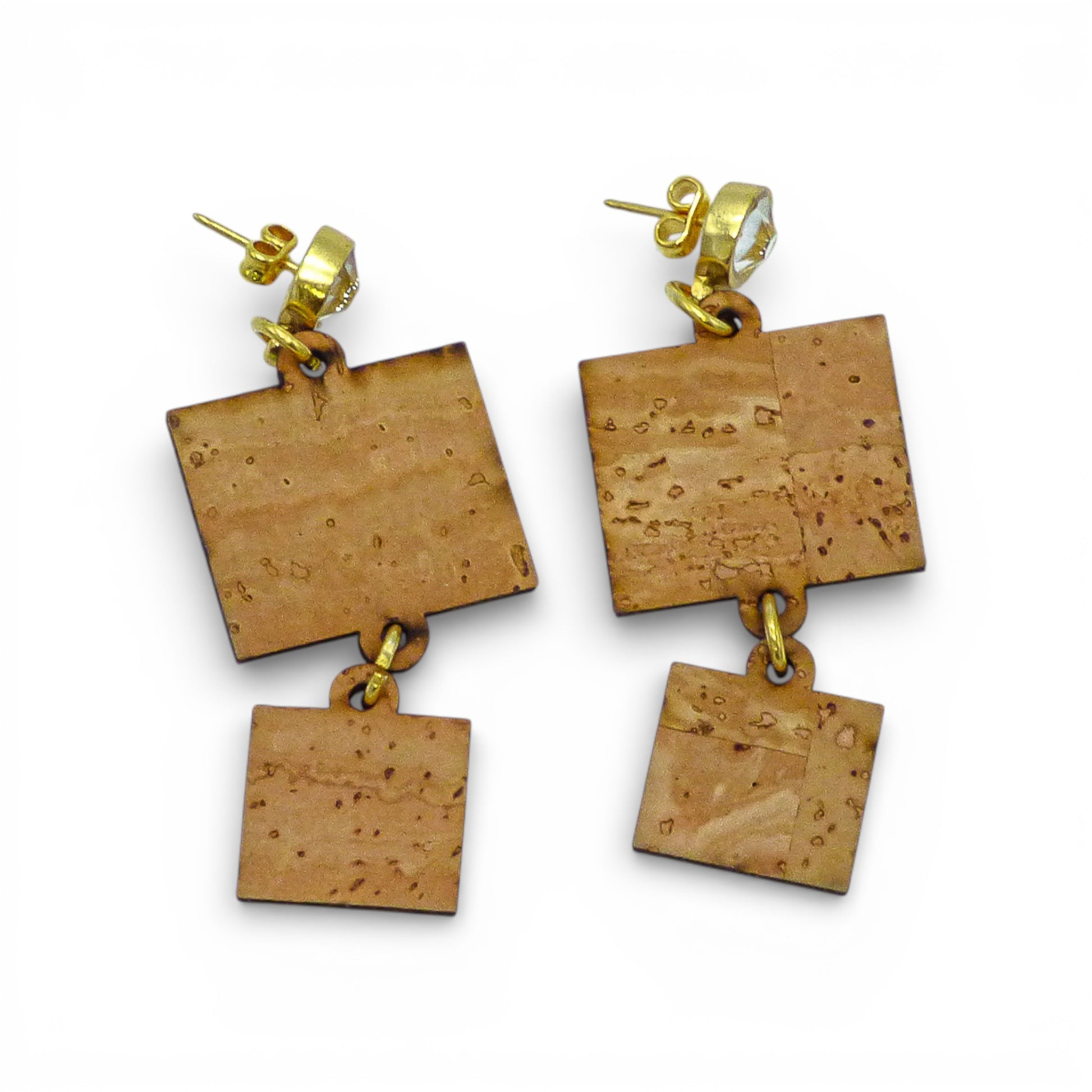 Boucles d'oreilles en liège "Rio Do Brazil" d'Artipel, légères avec design naturel et texture unique.