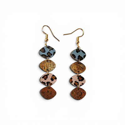 Pendantes liège motifs léopard bleu et rose, cadeau femme original et écoresponsable