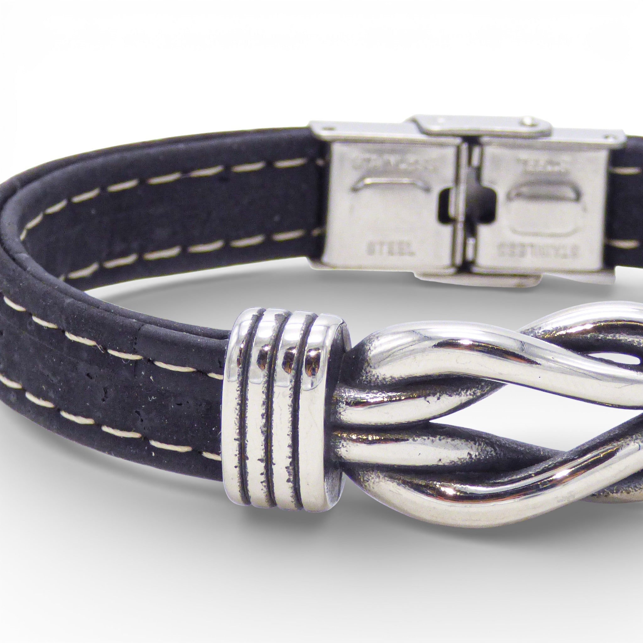 Close-up of Cork Colors steel knot bracelet for men, featuring black marine knot detail on cork.