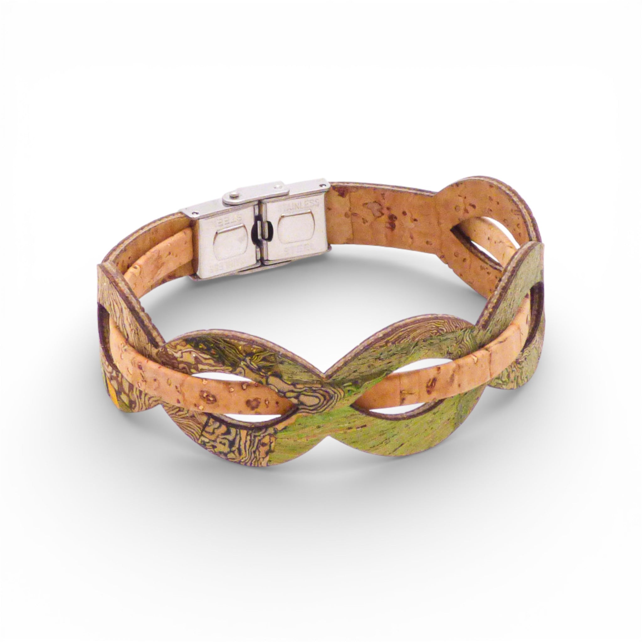 Vue de face d'un bracelet entrelacé en liège marbré vert et naturel — Cork Colors, fermoir acier, Portugal