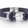 Gros plan sur l'ancre marine acier d'un bracelet en liège bleu marine — Cork Colors, Portugal