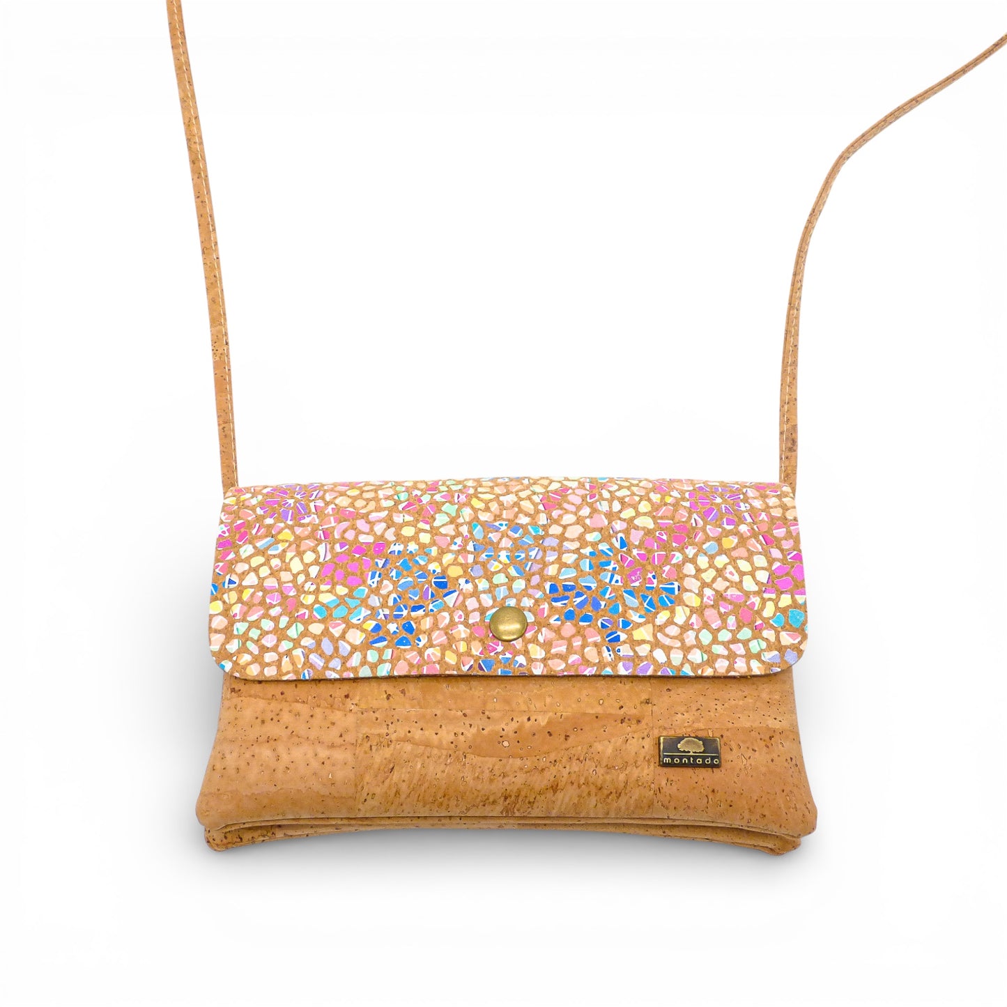 Montado Pochette Double Poche in a stylish design with two pockets, showcasing its unique texture and color.