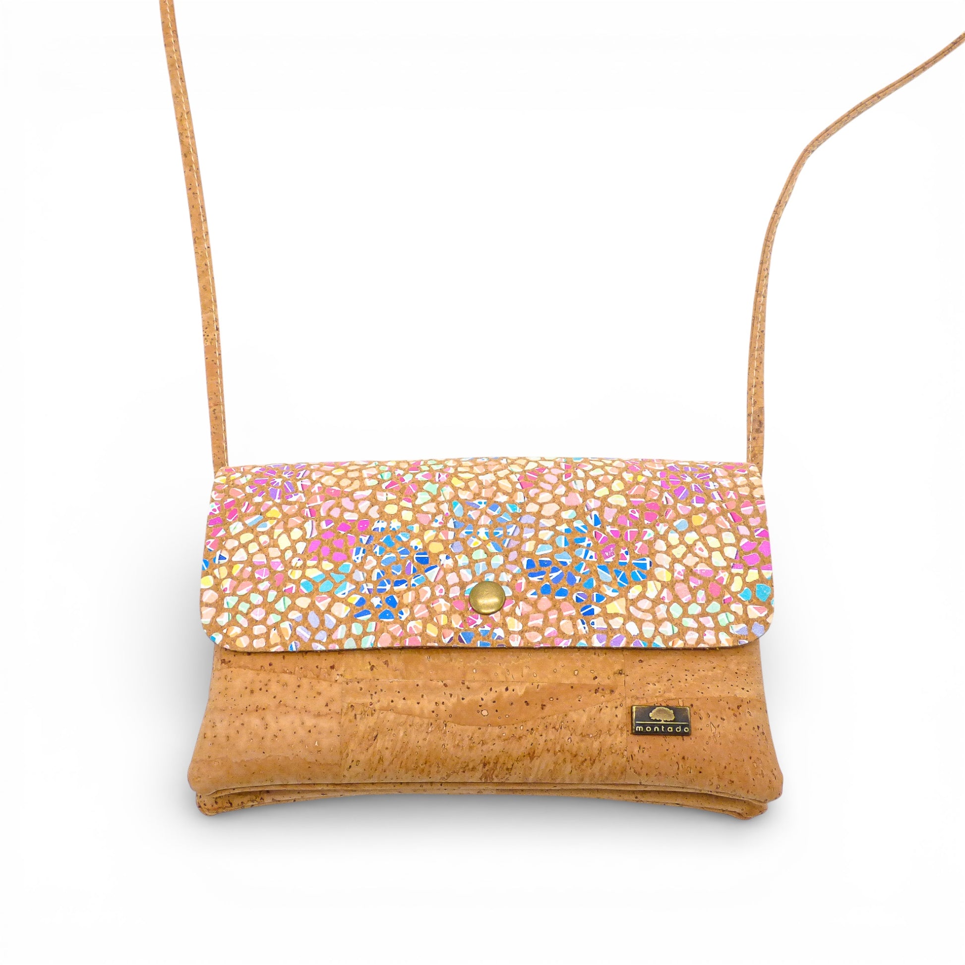 Montado Pochette Double Poche in a stylish design with two pockets, showcasing its unique texture and color.