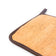 Gant cuisine manique liège Amador Varum — fond naturel design texture matériau