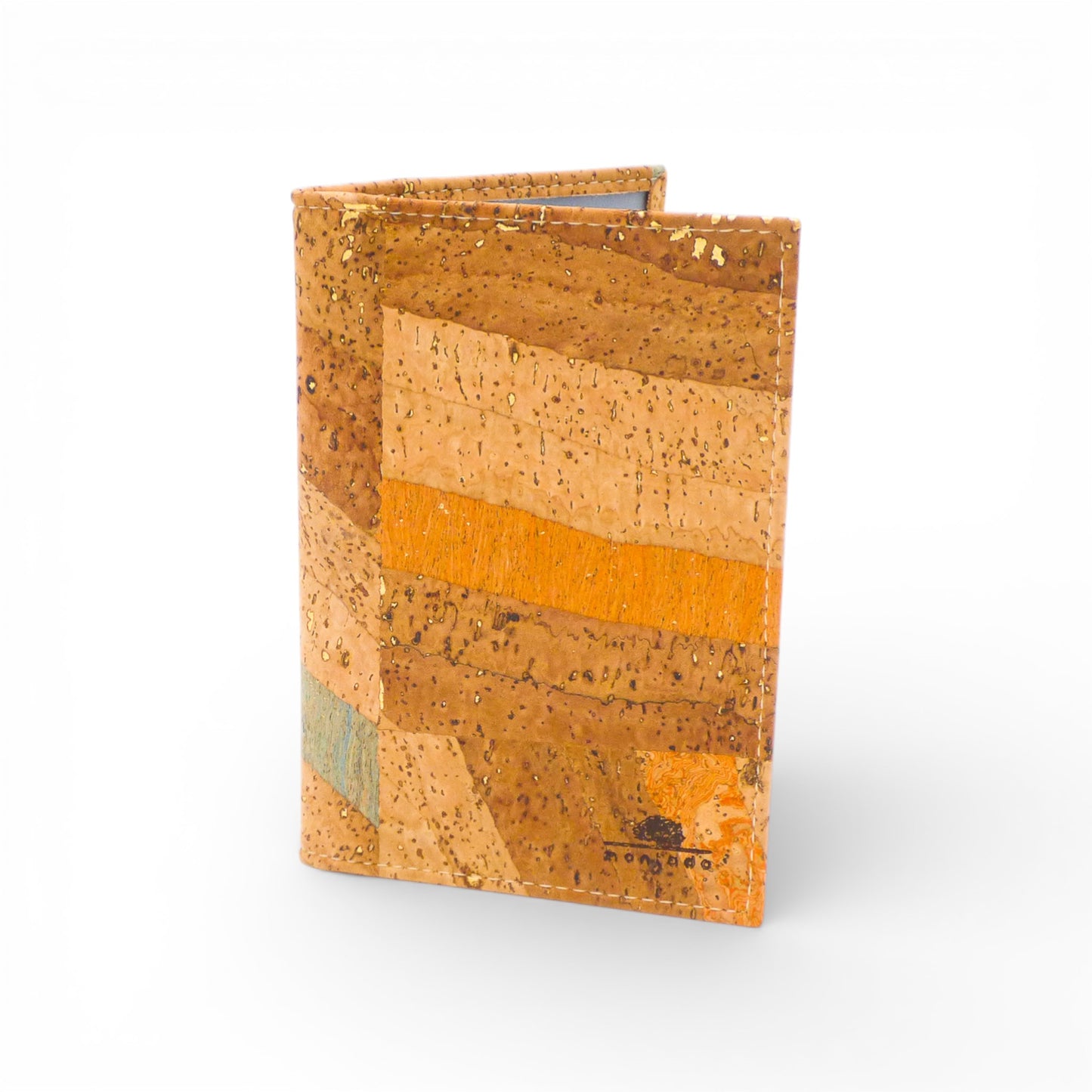 Montado Porte monnaie Pochette Document in natural cork, showcasing sleek design and texture.