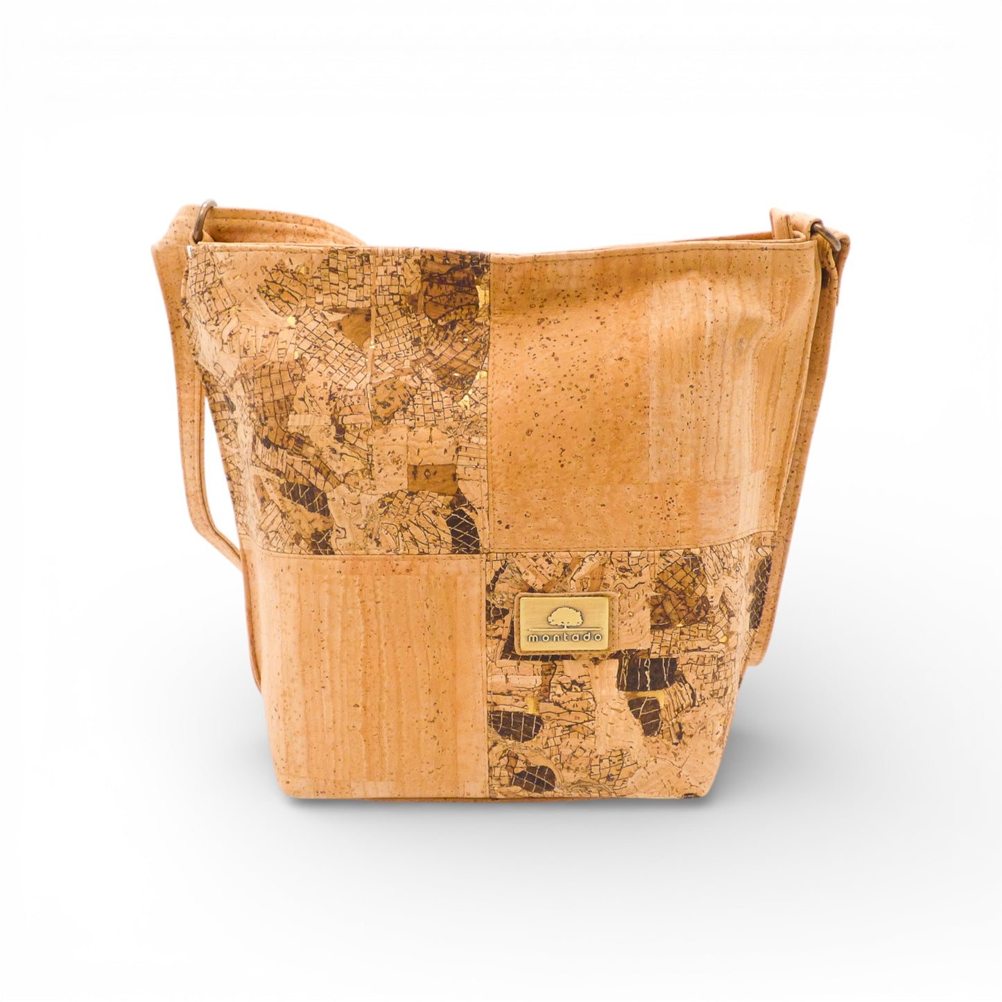 Sac bandoulière Montado en liège, avec design élégant et bandoulière ajustable, affiché sur fond neutre.