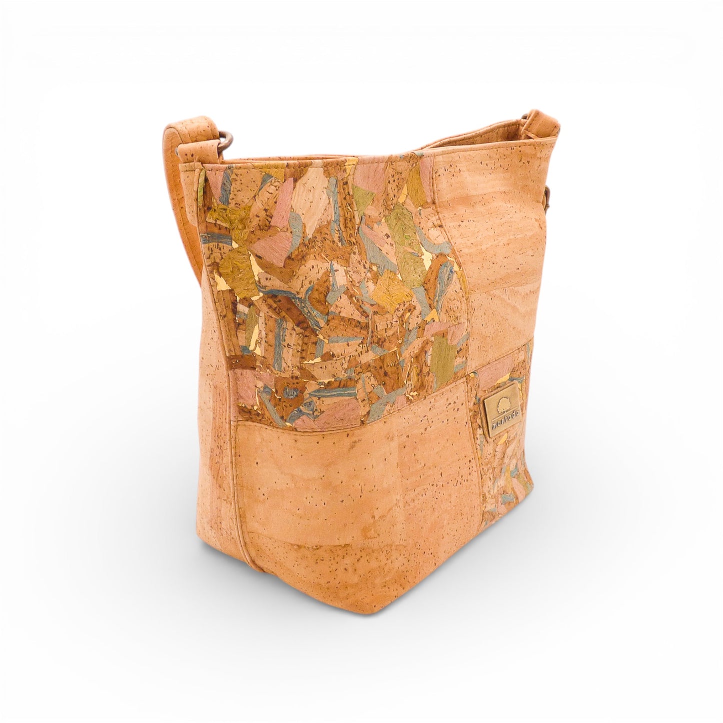 Sac bandoulière Montado in a stylish design, featuring a textured finish and adjustable strap for versatile wear.