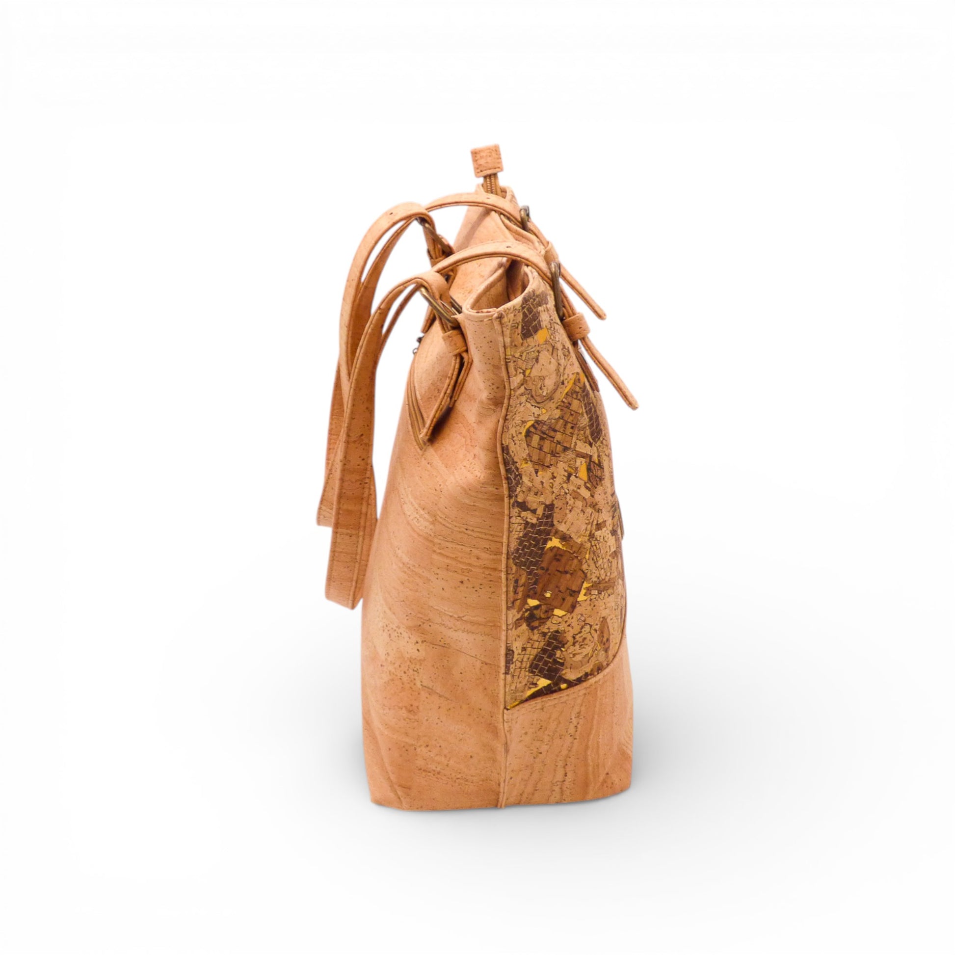 Sac épaule Montado en liège, affichant un design élégant et pratique, idéal pour un usage quotidien.