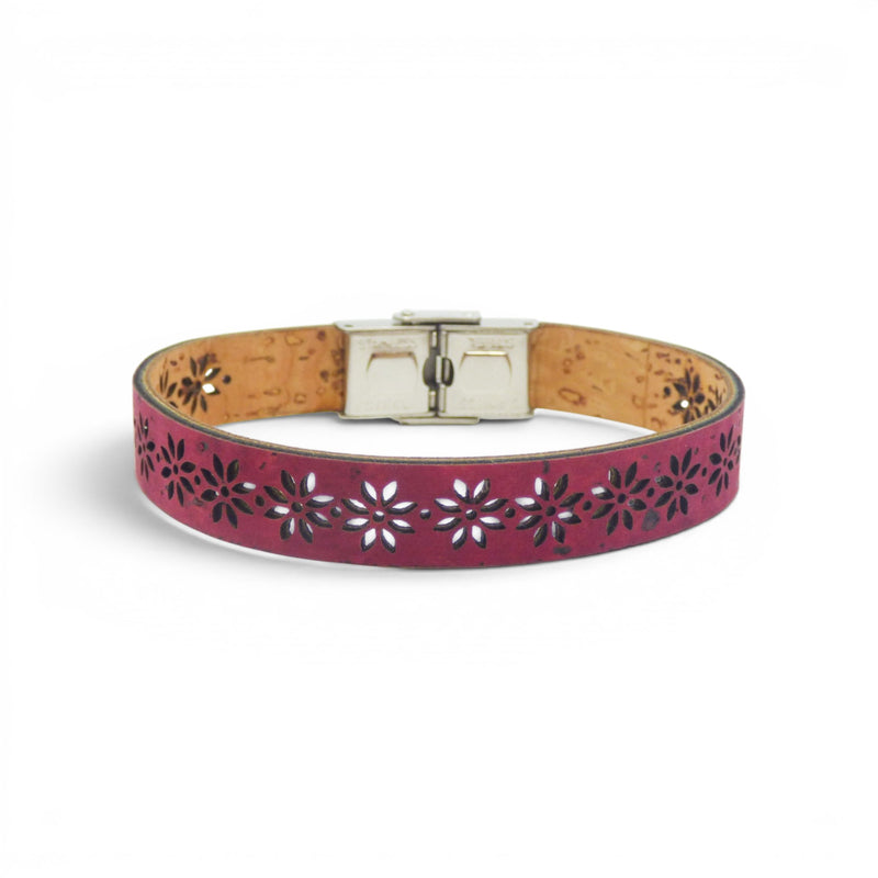 Bracelet plat Fleur en liège teint rose avec fermeture métallique, fait main au Portugal