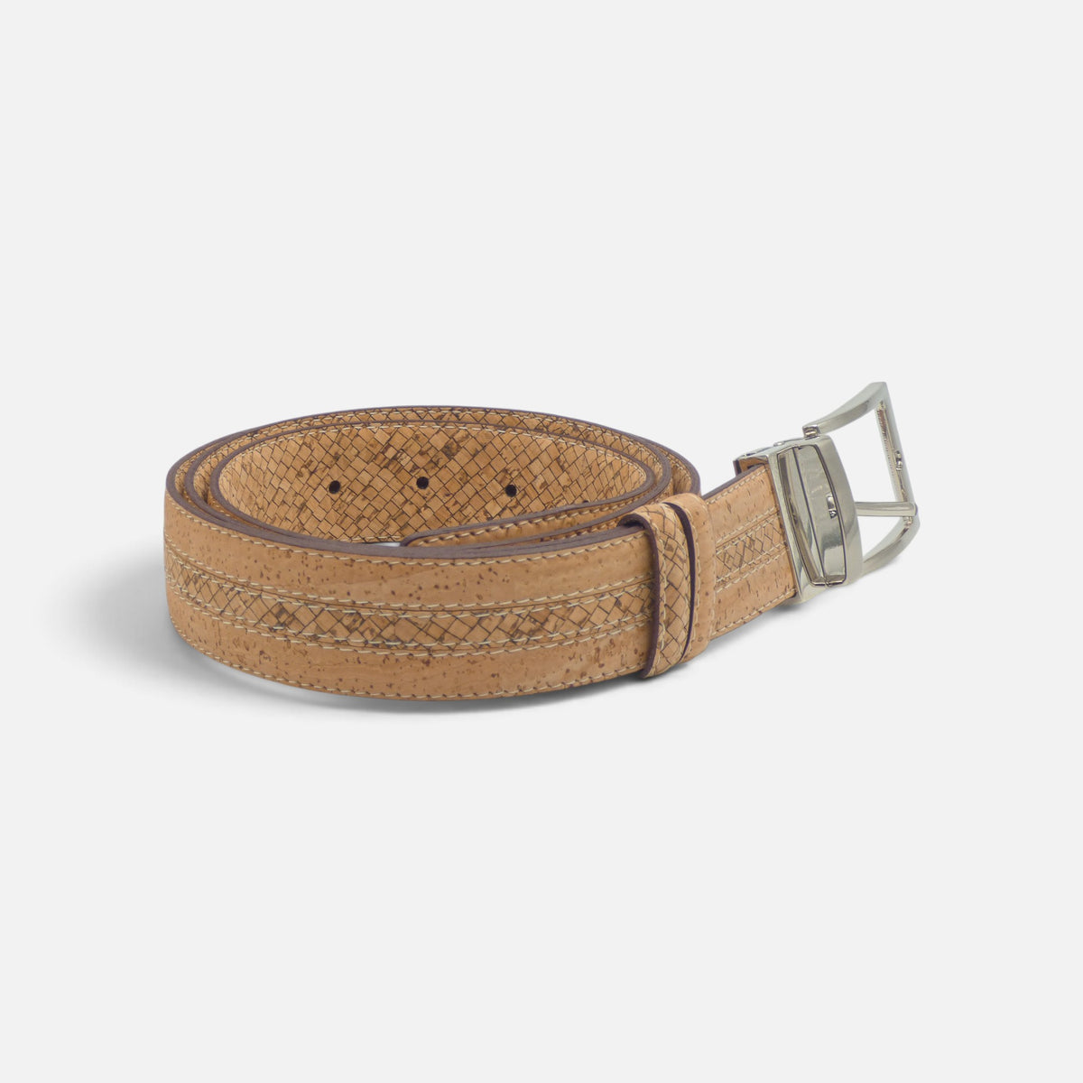 Ceinture en liège enroulée à plat, boucle pivotante nickel satiné