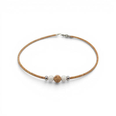 Collier cordon de liège et perles blanches, cadeau femme sobre et écoresponsable artisanat portugais