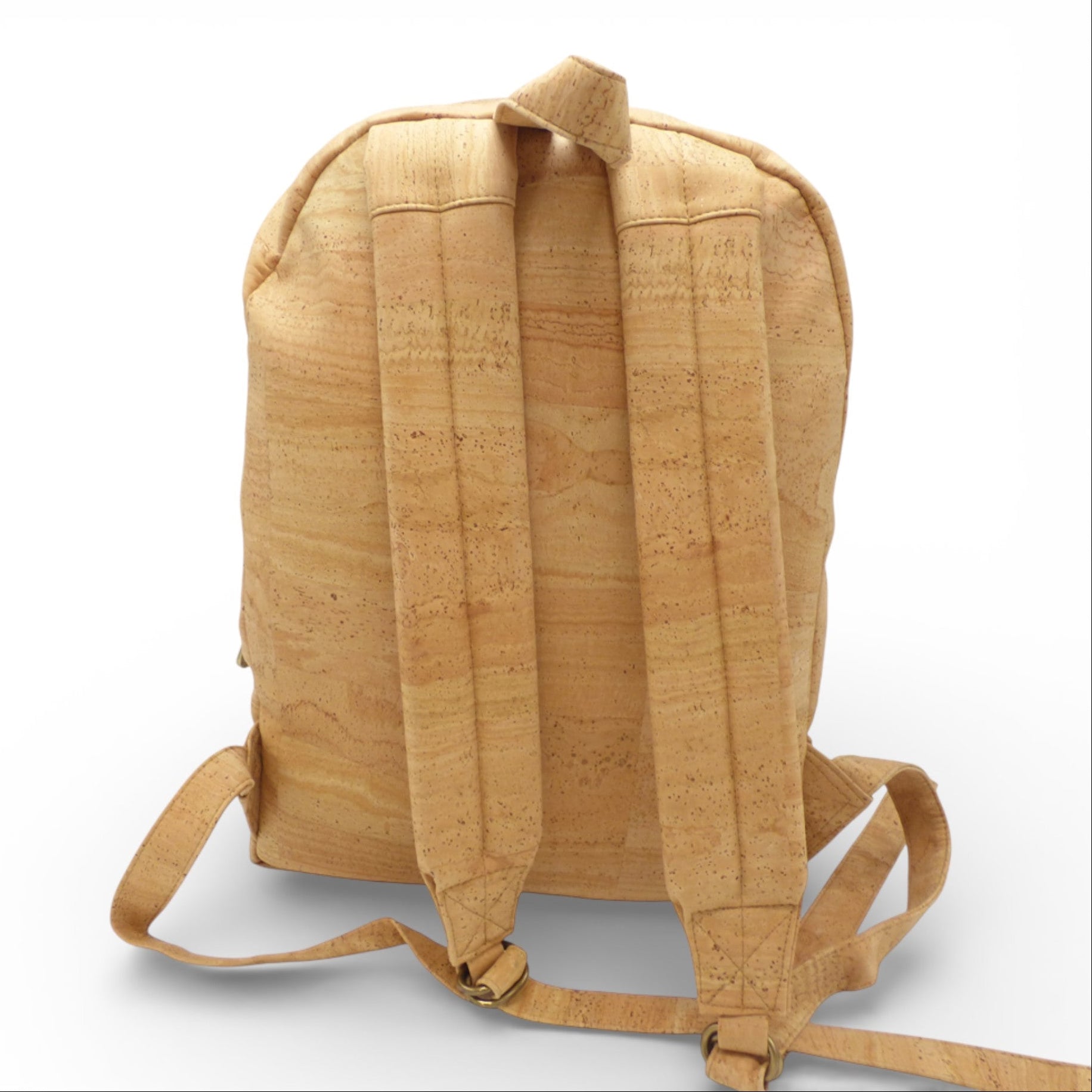 Dos et bretelles matelassées d'un grand sac à dos Pro en liège naturel — Montado, boucles métal, Portugal