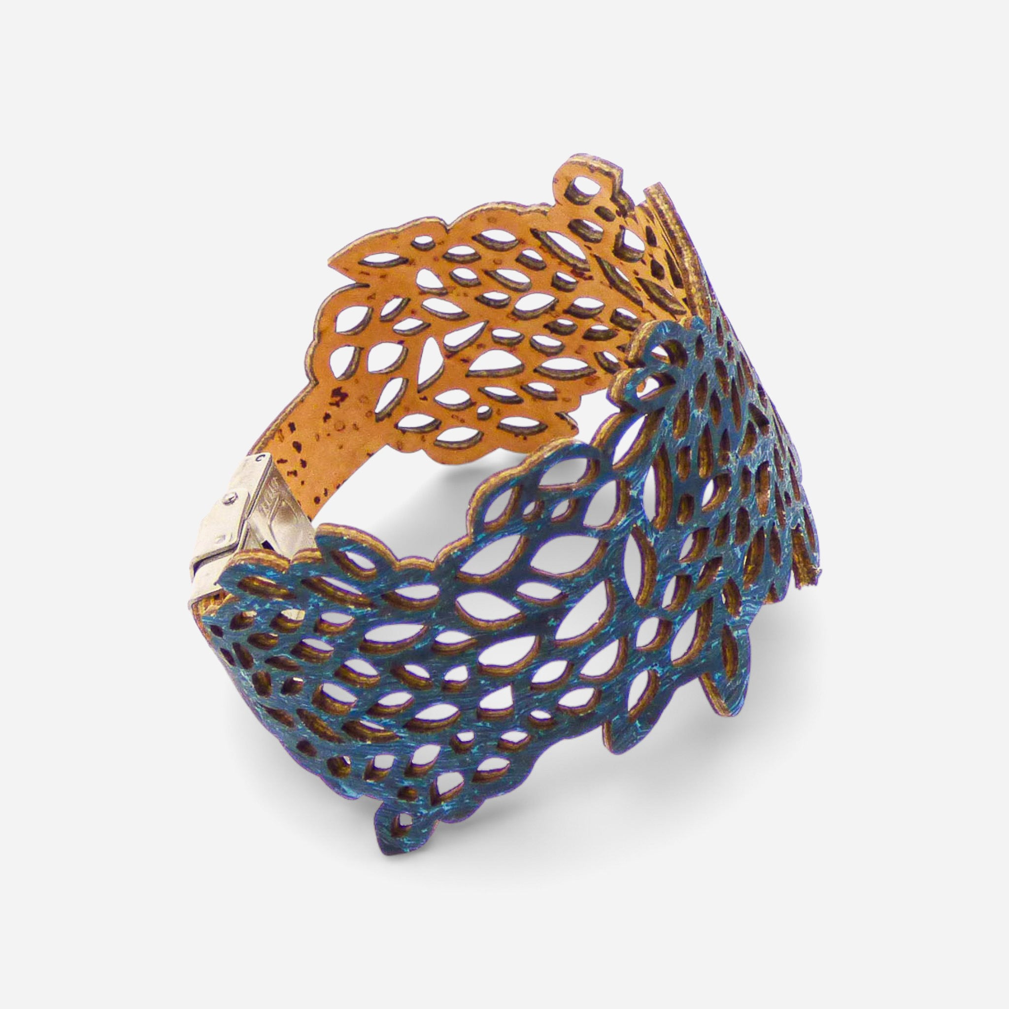 Manchette Dentelle Végétale bracelet in dark blue leaf motif, crafted from cork by Cork Colors for women.