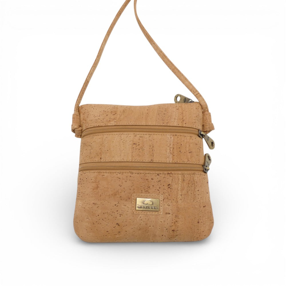 Face d'un sac bandoulière en liège naturel uni — Montado, double zip, Portugal
