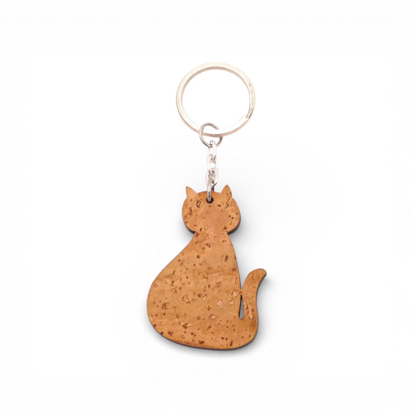 Natural cork keychain featuring a modern cat design by Cork Colors, showcasing the beauty of Portuguese craftsmanship.