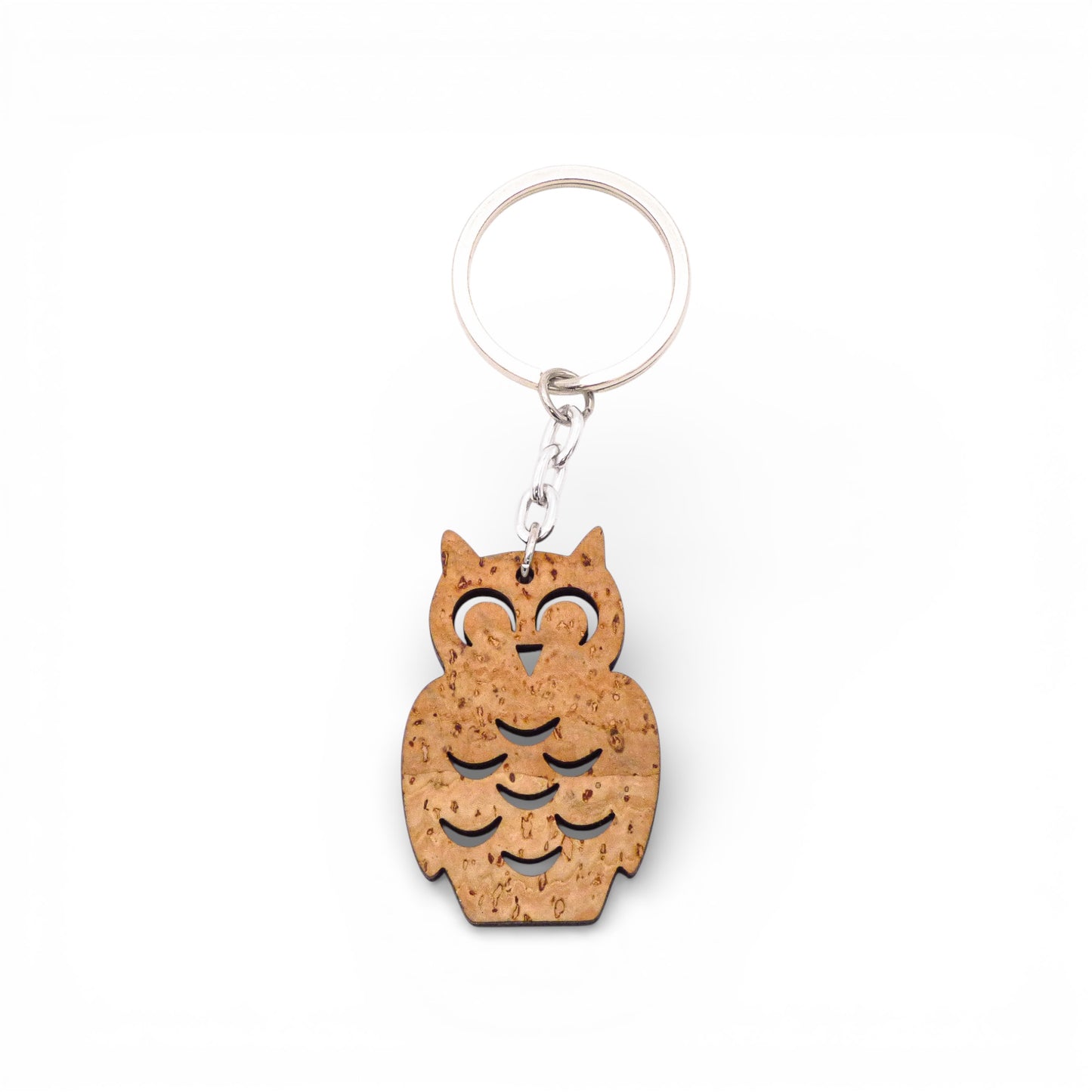Natural cork keychain in owl shape by Cork Colors, showcasing eco-friendly craftsmanship and unique design.