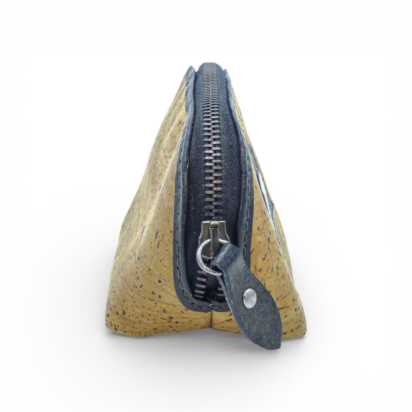 Porte monnaie en cuir et liège robuste de Marla Pais, avec design durable et artisanal, idéal pour un usage quotidien.