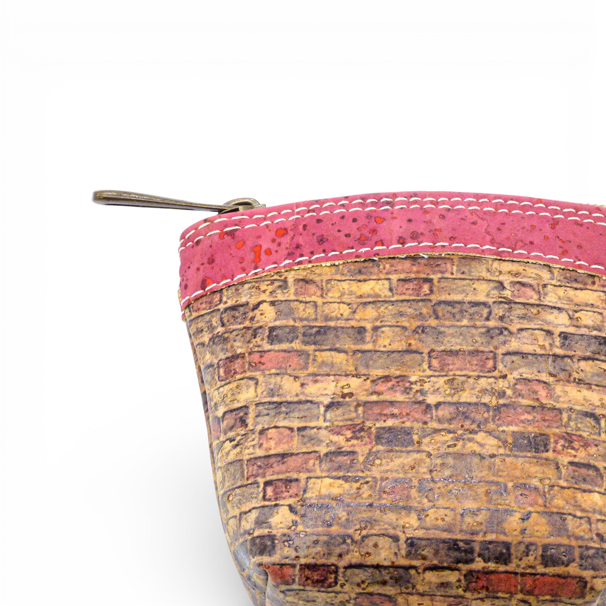 Porte-monnaie en liège "Briques et Rose" d'Amador Varum, avec texture douce et couleur écologique.