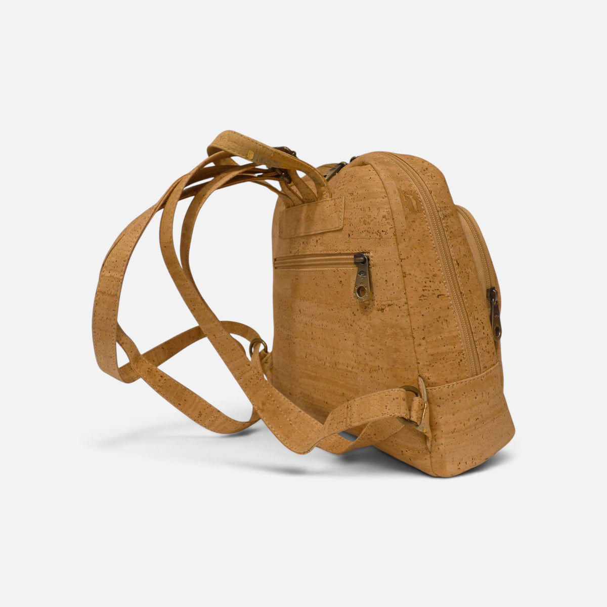 Dos d'un sac à dos en liège naturel, bretelles réglables et poche zippée