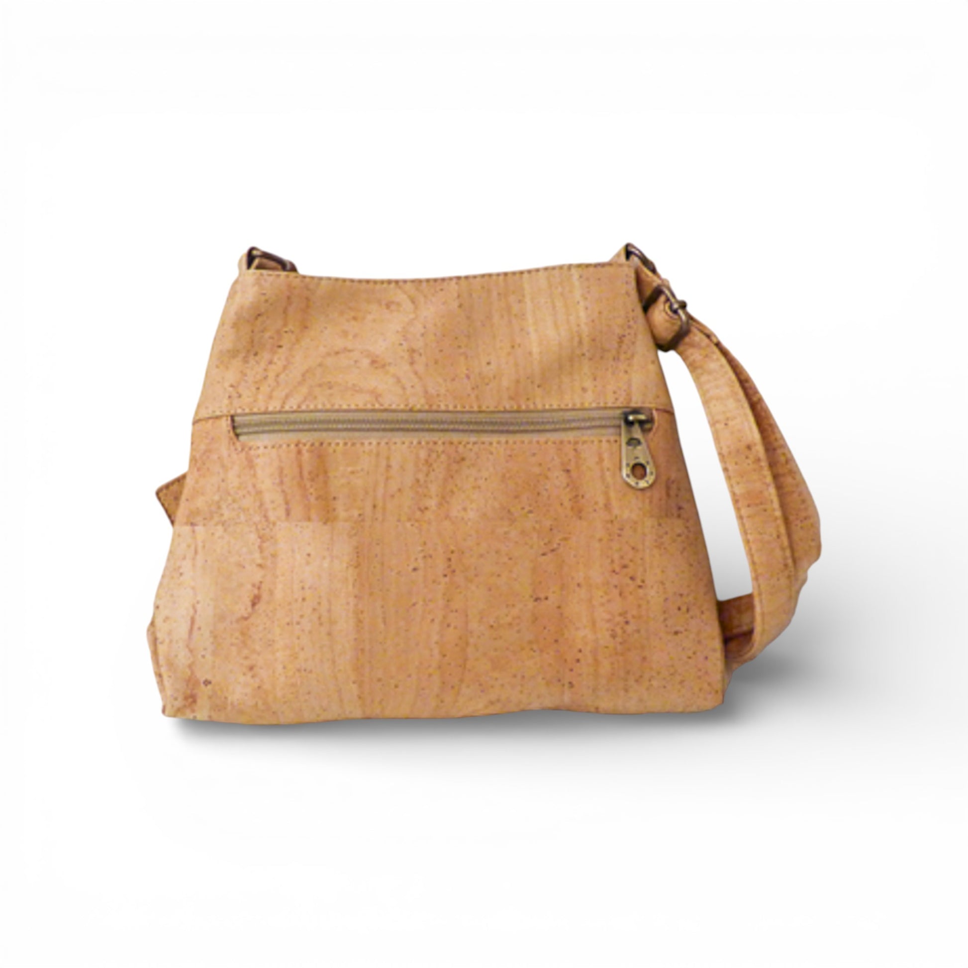 Sac bandoulière "Nœud" en liège Montado avec motif arc-en-ciel, vue en trois quarts sur fond neutre.