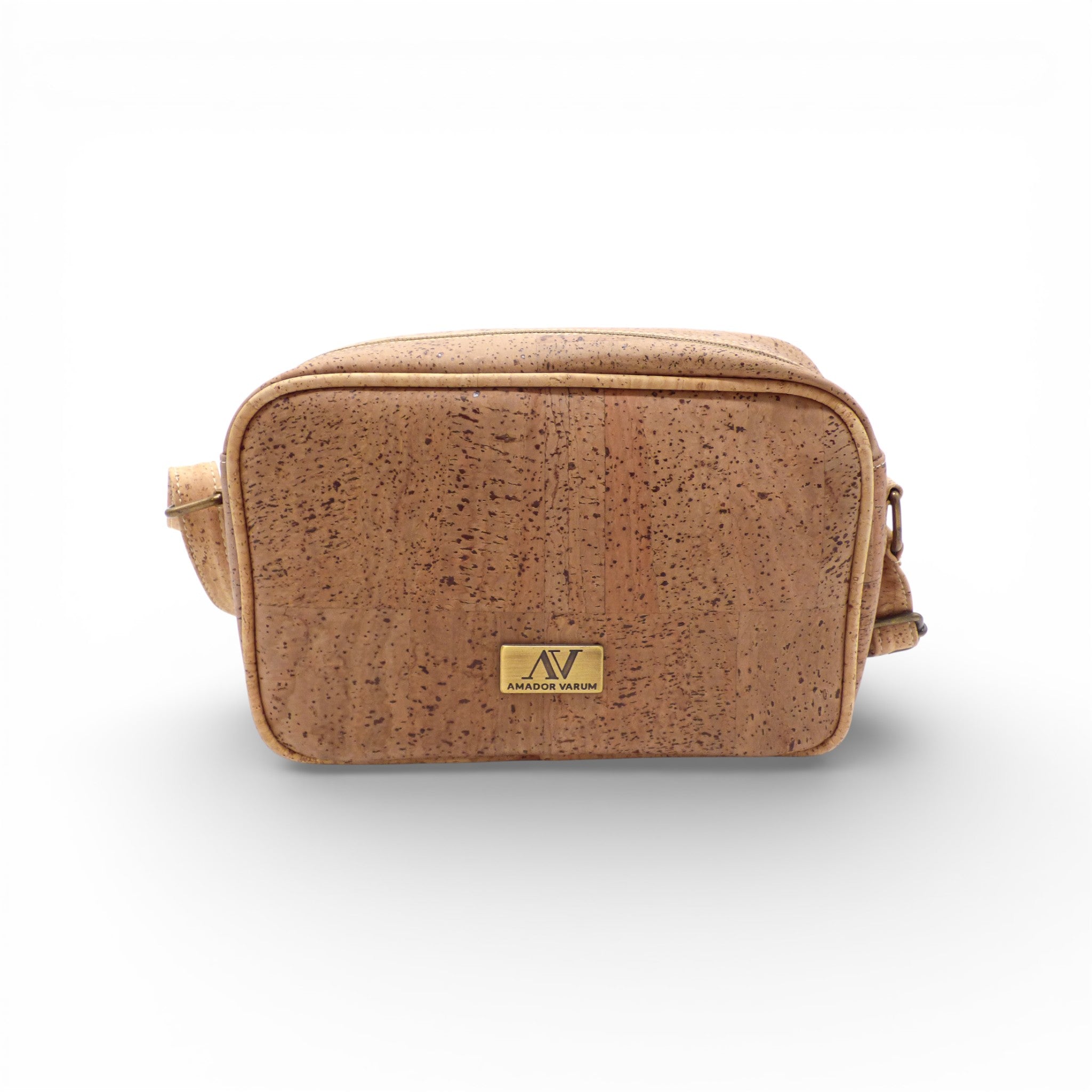 Sac bandoulière compact en liège marron clair avec poche extérieure, Amador Varum, léger et résistant.