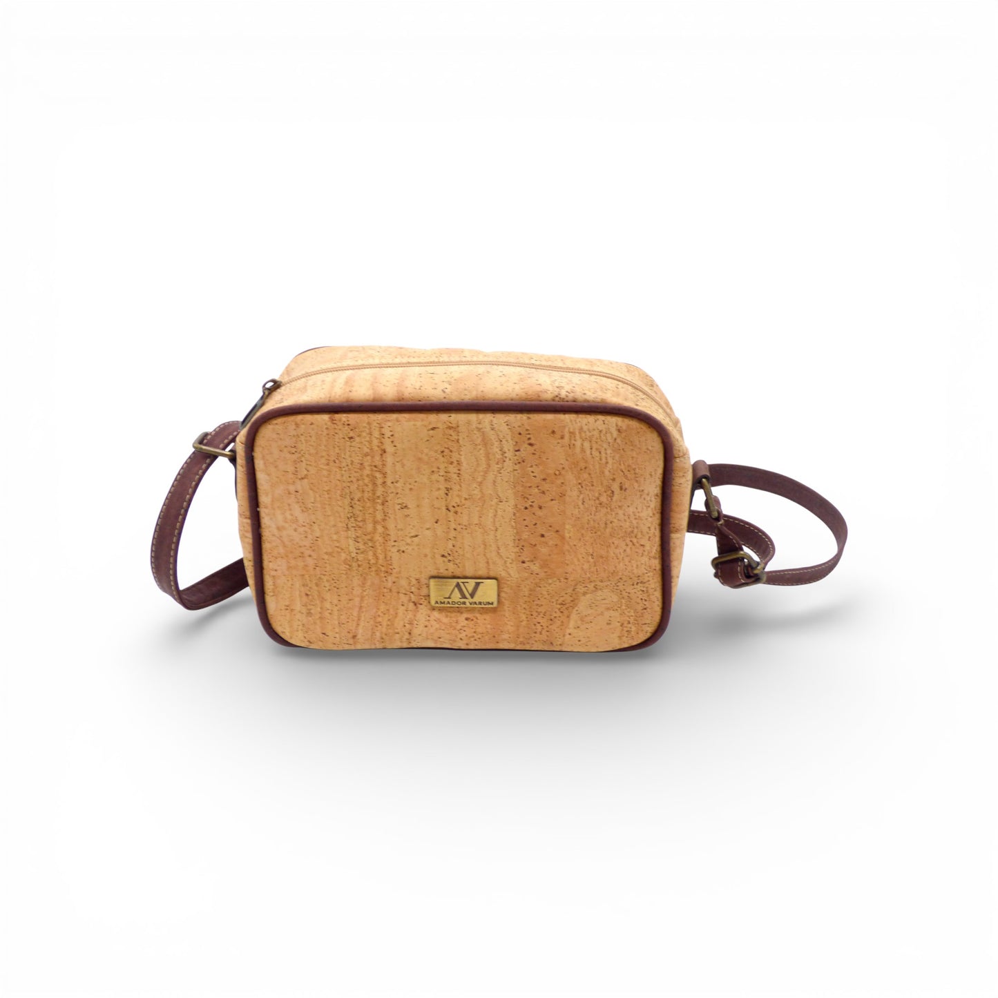 Sac bandoulière compact en liège marron naturel avec poche extérieure, de la marque Amador Varum.